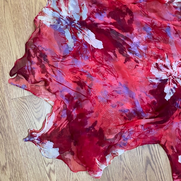 SHEER Trend! Sterling Styles, Yazdi Seattle Red Chiffon Floral Top OS NWT - Picture 9 of 14